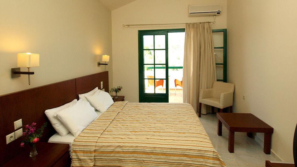 Skiathos Club Hotel & Suites Васіліас Екстер'єр фото