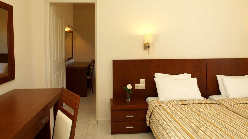 Skiathos Club Hotel & Suites Васіліас Екстер'єр фото