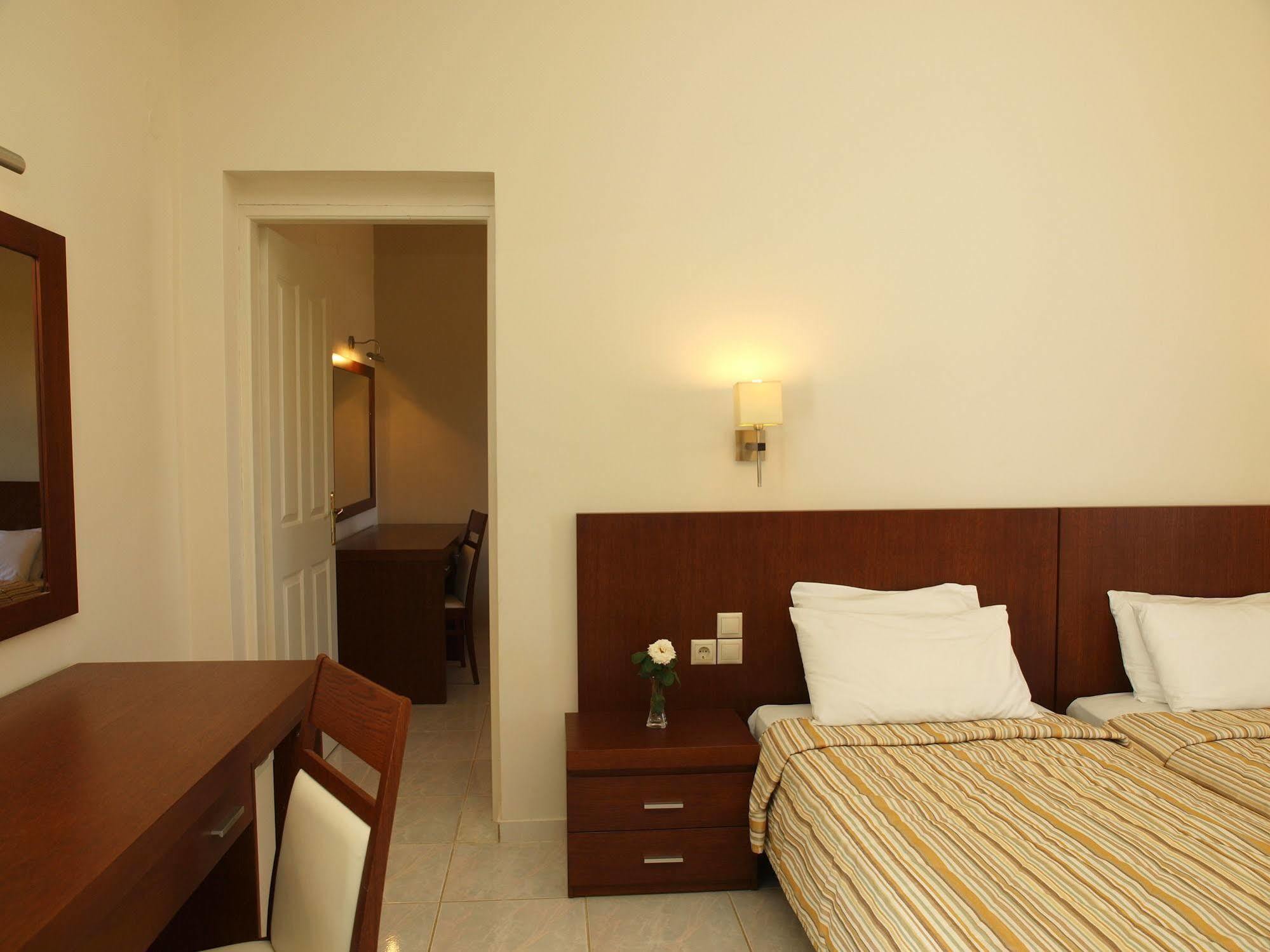 Skiathos Club Hotel & Suites Васіліас Екстер'єр фото