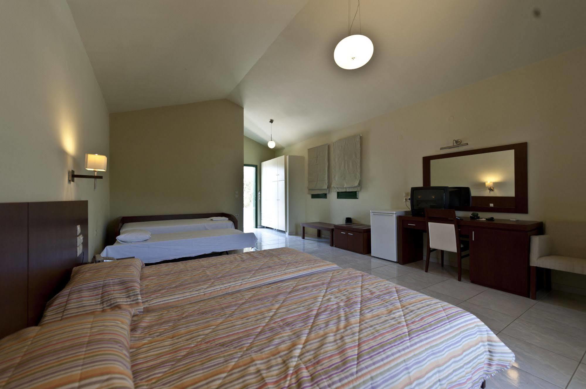 Skiathos Club Hotel & Suites Васіліас Екстер'єр фото